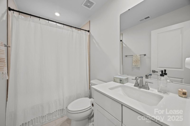 Property image 5 of 544 Billingsley Road in Wendover Green, Charlotte, NC 28211