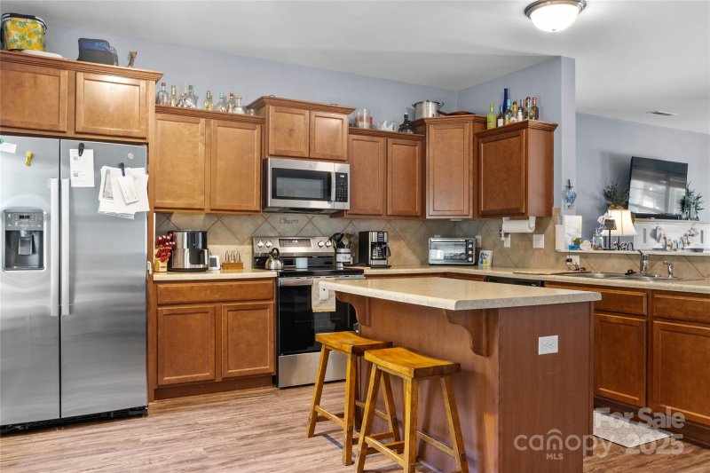 Property image 2 of 109 Austin Field Court in Kendrick Farm, Mount Holly, NC 28120