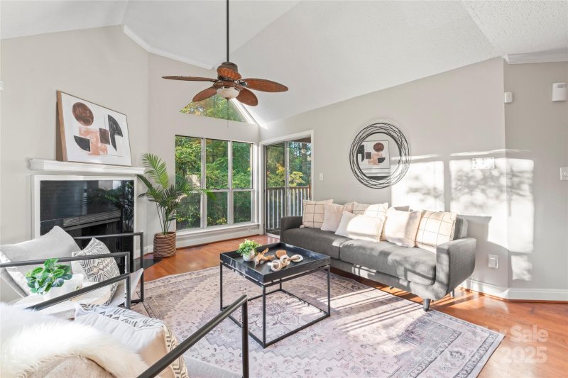 Property image 3 of 2514 Cranbrook Lane in The Villages of Eastover Glen, Charlotte, NC 28207