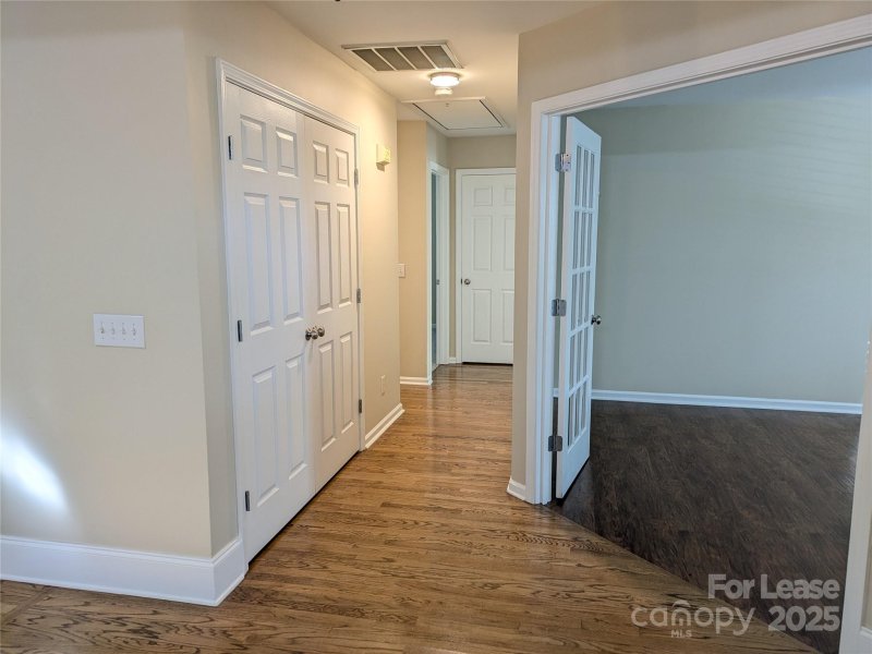 Property image 5 of 207 Chandeleur Drive in Harbor Cove, Mooresville, NC 28117