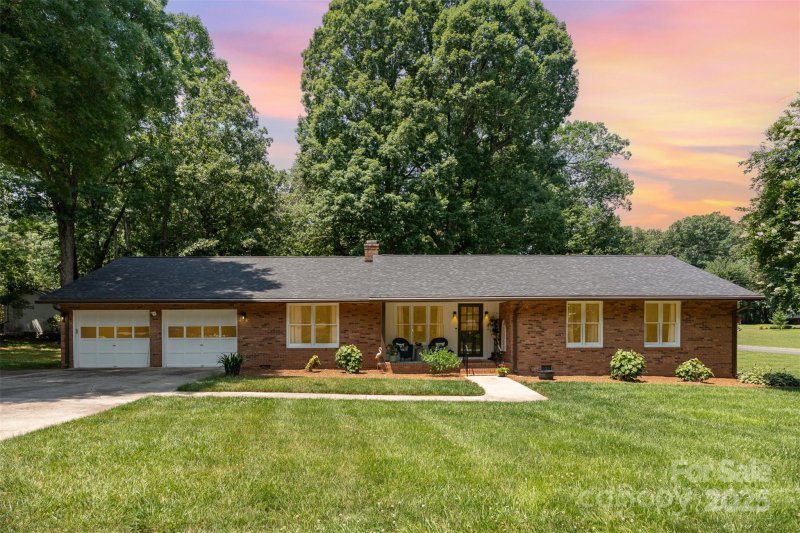 400 S Westover Drive