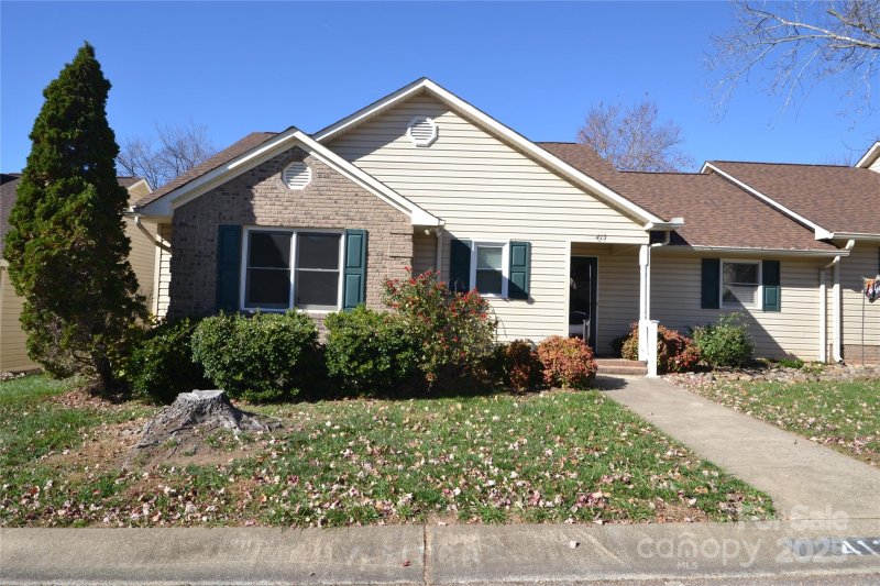 413 Hidden Creek Circle