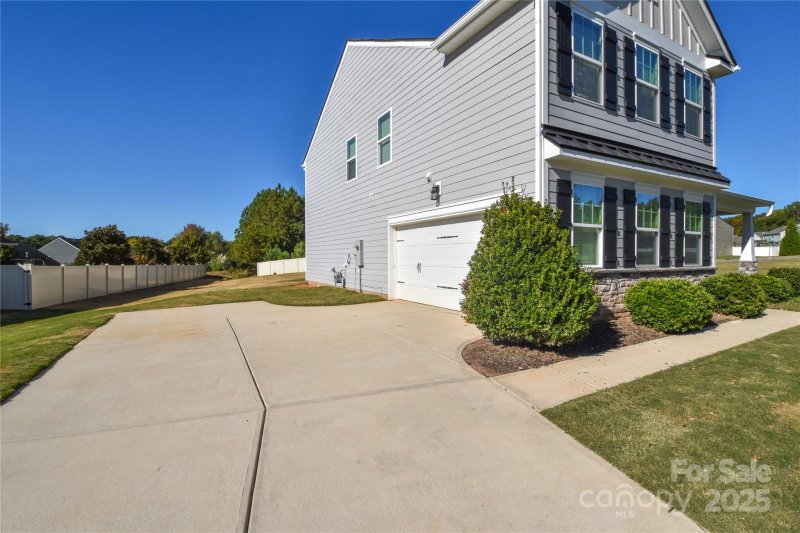 Property image 3 at 7279 Adirondack Drive, Denver, NC 28037