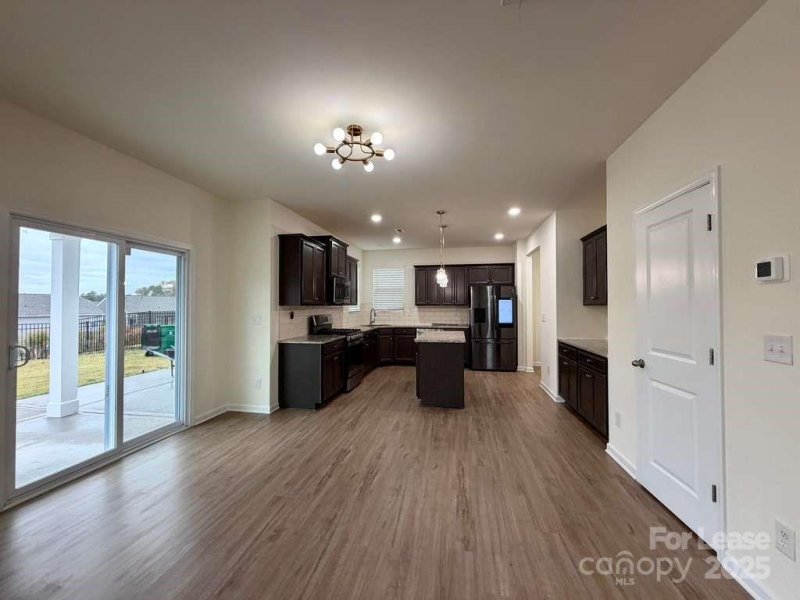 Property image 3 of 7105 Wheyfield Drive in Selwyn Landing, Charlotte, NC 28215