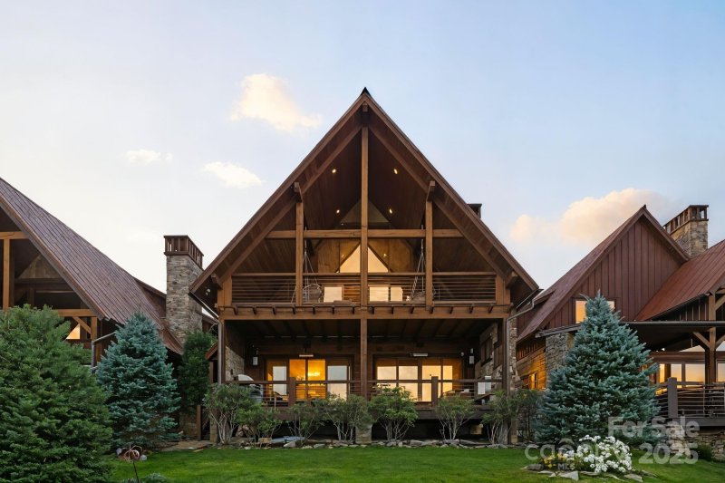 Property image 2 of 39 Eagle Park Circle in The Lodges at Eagles Nest, Banner Elk, NC 28604