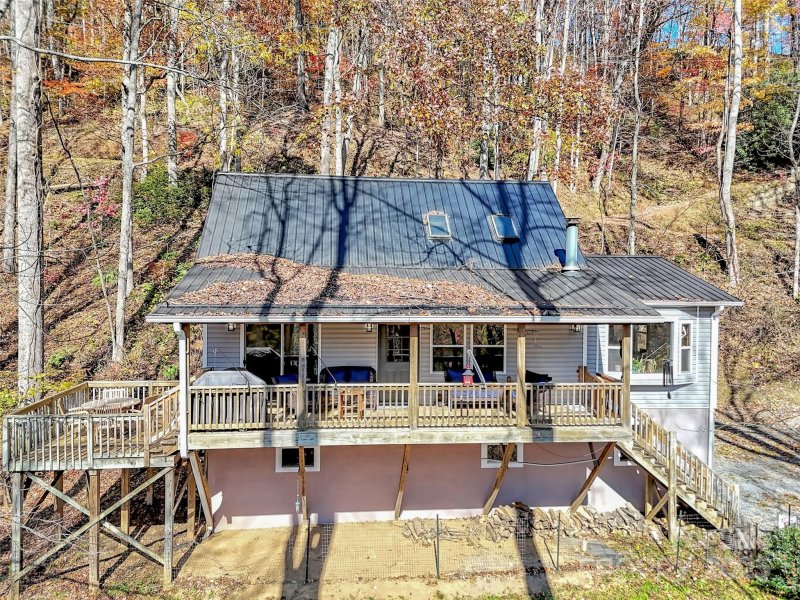 Property image 3 of 245 Greenview Drive in Maggie Valley Country Club Est, Maggie Valley, NC 28751