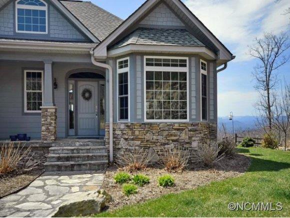 Property image 2 at 908 Somersby Parkway, Laurel Park, NC 28739