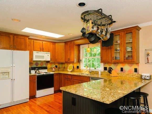 Property image 2 at 28 Moriah Lane, Asheville, NC 28803