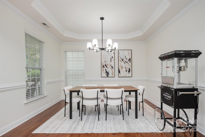 Property image 2 of 10429 Royal Winchester Drive in Ardrey Crest, Charlotte, NC 28277