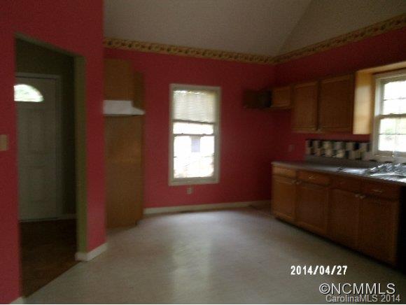 Property image 3 at 5 Partridge Ln, Weaverville, NC 28787