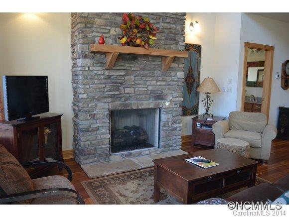 Property image 5 at 330 Vista Drive Unit 204, Mars Hill, NC 28754