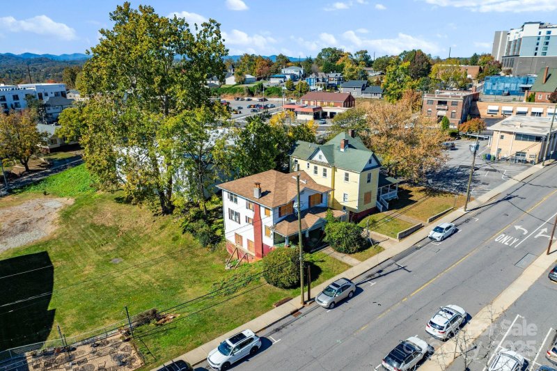 19 25 S French Broad Avenue