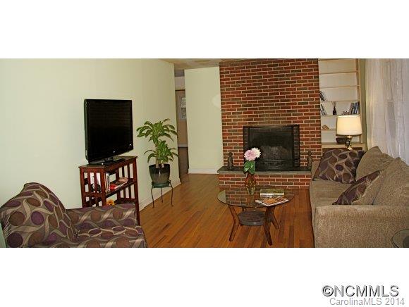 Property image 2 at 3 Larlyn Lane, Asheville, NC 28804