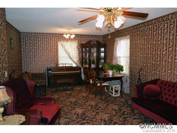 Property image 2 at 2 Wilson Creek Dr, Asheville, NC 28803