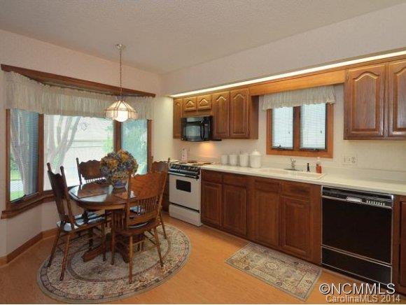 Property image 2 at 123 Beaver Ridge Rd, Asheville, NC 28804