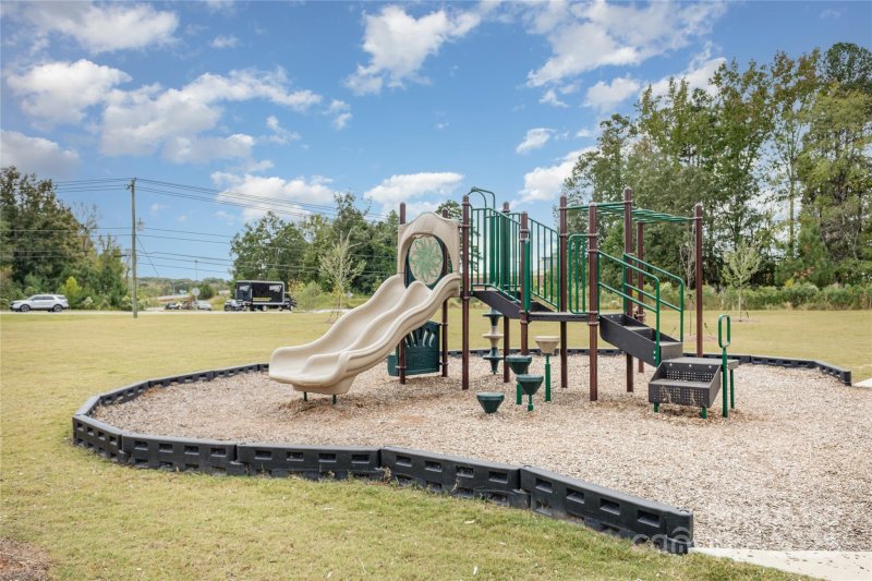 Property image 4 of 2203 Autumn Olive Lane in Stone Creek Townhomes, Matthews, NC 28104