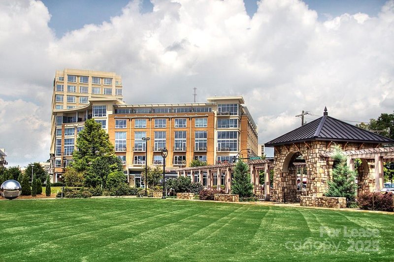 1133 Metropolitan Avenue