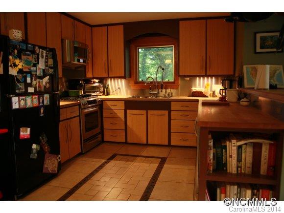 Property image 5 at 40 Governors View Road, Asheville, NC 28805