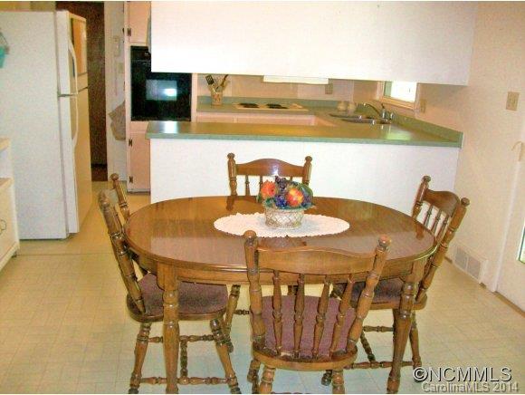 Property image 4 at 26 Pinehurst Court, Asheville, NC 28805