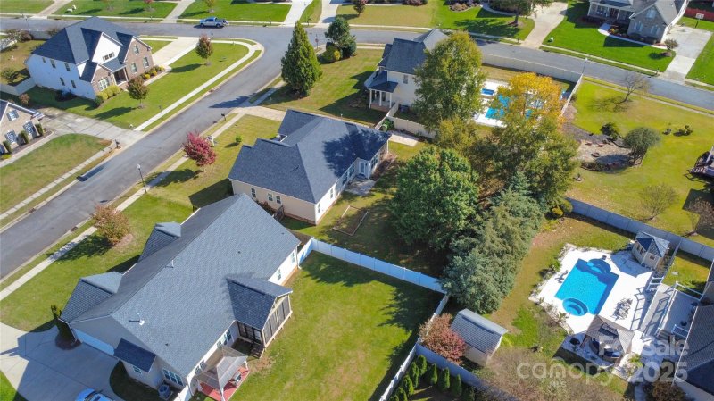 Property image 2 of 128 Coral Rutledge Drive in Rhynes Estate, Mount Holly, NC 28120