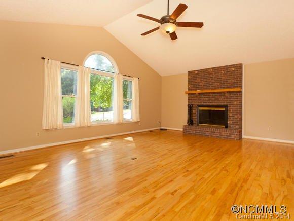 Property image 2 at 9 Weston Heights Dr, Asheville, NC 28803