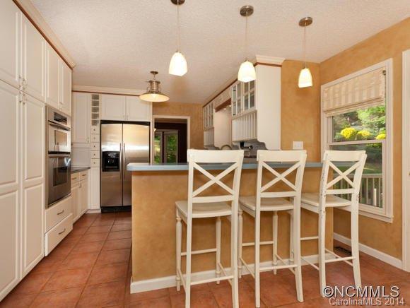 Property image 5 at 9 Weston Heights Dr, Asheville, NC 28803