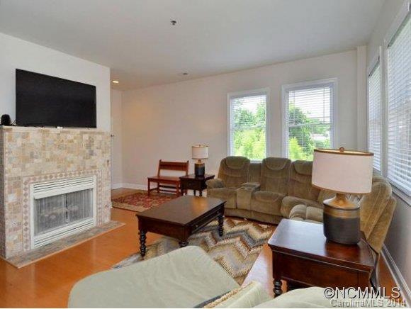 Property image 3 at 475 S Church St Unit D, Hendersonville, NC 28792