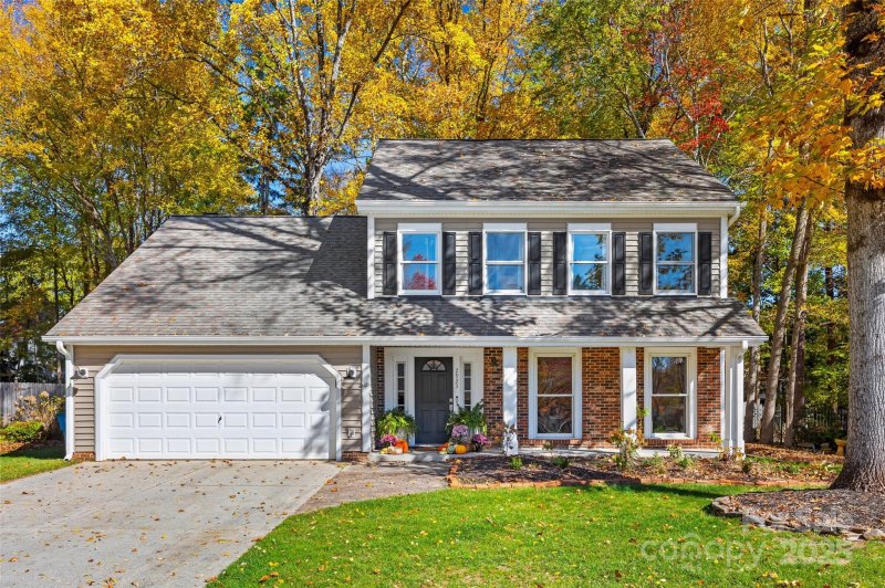 Southwoods, Matthews community