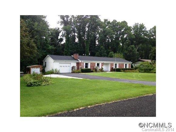 Property image 2 at 116 Brentwood Drive, Hendersonville, NC 28739