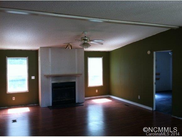 Property image 3 at 317 Camelia Lane, Asheville, NC 28806