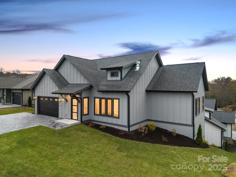 Property image 2 of 324 Avery Trail Drive in Victoria Hills, Arden, NC 28704