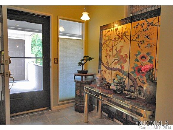 Property image 3 at 14 Lakemoor Ln, Hendersonville, NC 28739