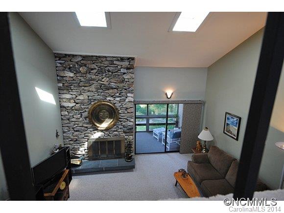 Property image 5 at 14 Lakemoor Ln, Hendersonville, NC 28739