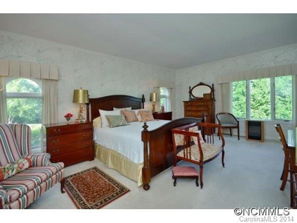 Property image 4 at 18 Thornapple, Hendersonville, NC 28739