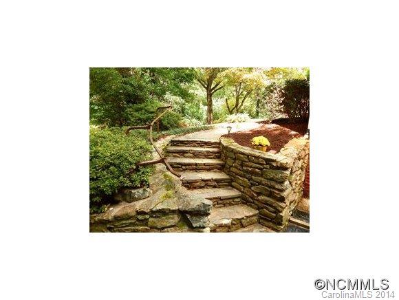 Property image 3 at 31 Pinehurst Rpad, Asheville, NC 28805