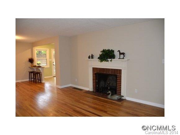 Property image 4 at 31 Pinehurst Rpad, Asheville, NC 28805