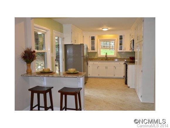 Property image 5 at 31 Pinehurst Rpad, Asheville, NC 28805