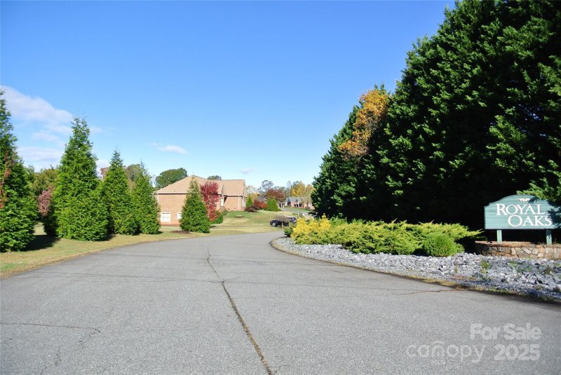 153 Kensington Drive