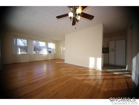 Property image 4 at 2 Sunset Drive, Swannanoa, NC 28778