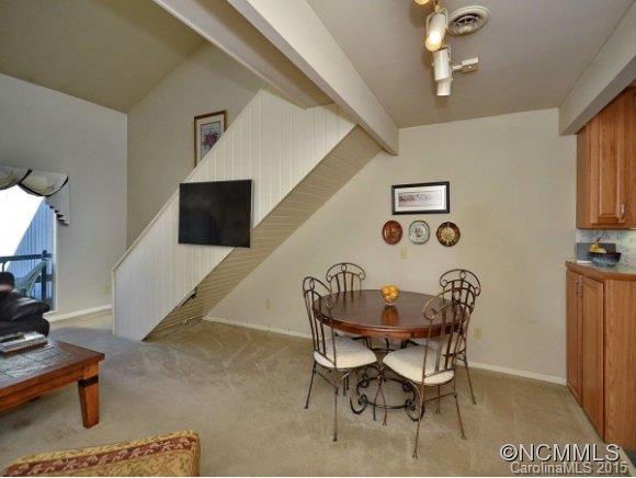 Property image 5 at 13 Lakemoor Lane, Hendersonville, NC 28739