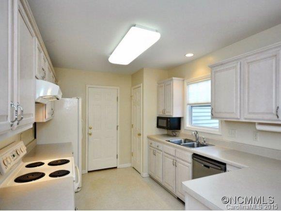 Property image 4 at 202 Charlestown Drive, Hendersonville, NC 28792