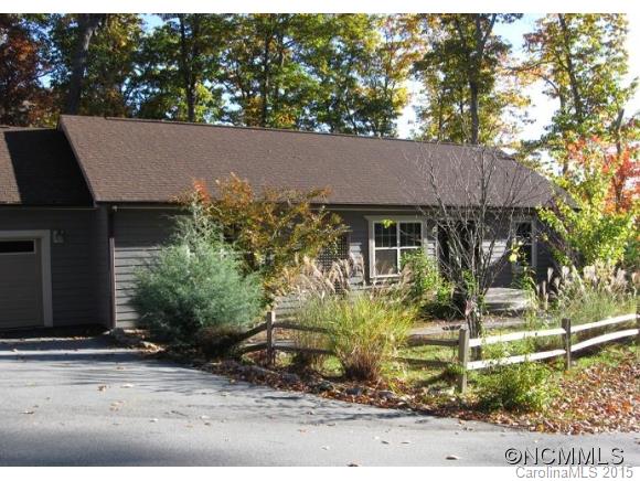 Property image 3 at 256 Goodview Dr, Hendersonville, NC 28792