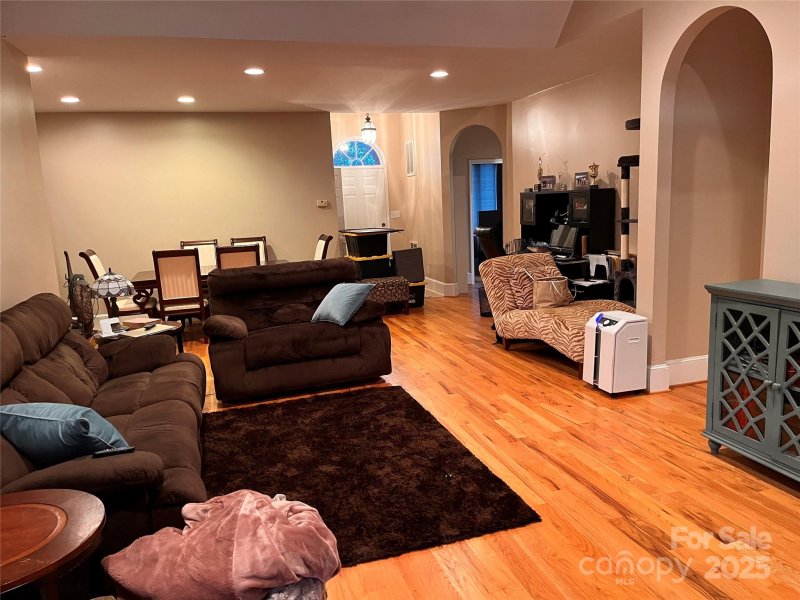 Property image 5 of 3993 Palmer Circle in Silver Creek Plantation, Morganton, NC 28655