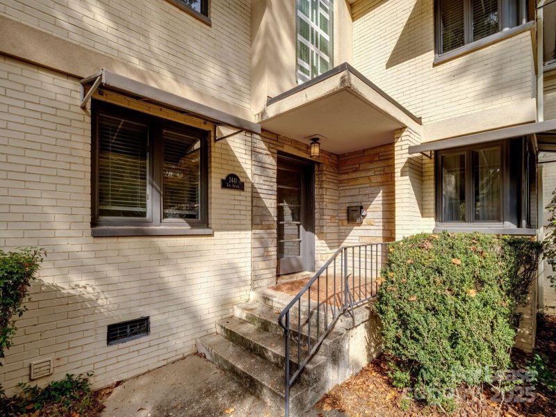 Property image 3 at 2441 Vail Avenue, Charlotte, NC 28207