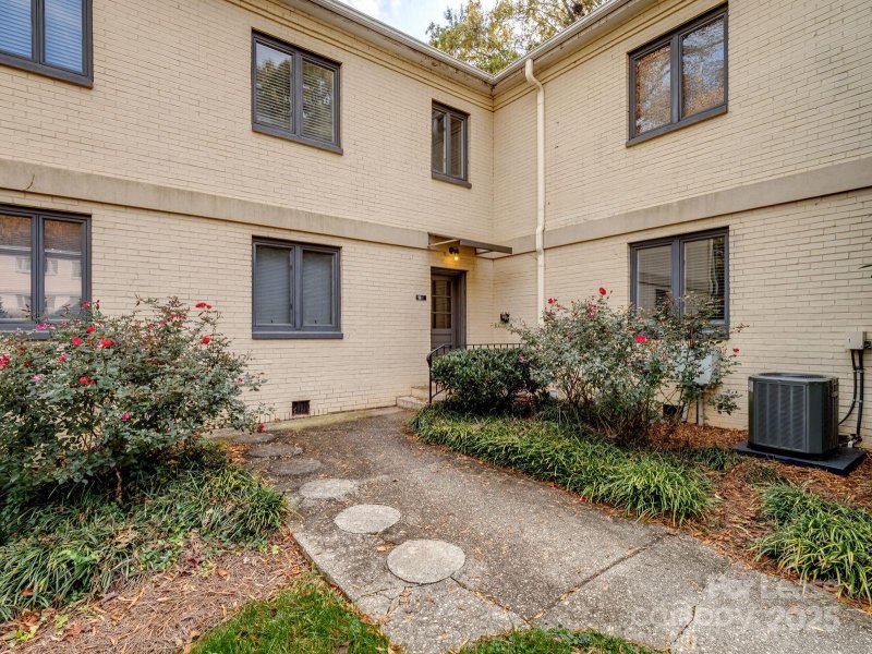 Property image 4 at 2441 Vail Avenue, Charlotte, NC 28207