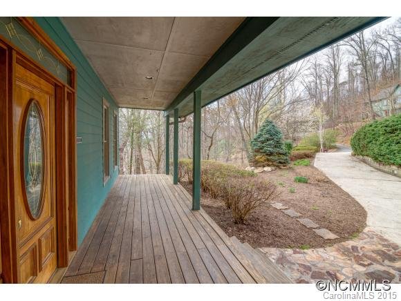 Property image 3 at 303 Pinnacle Dr, Black Mountain, NC 28711