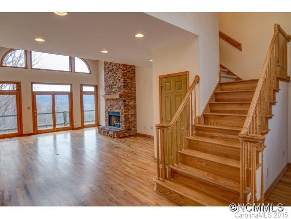 Property image 4 at 303 Pinnacle Dr, Black Mountain, NC 28711