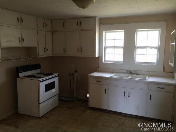 Property image 4 at 28 Lawson Ridge Drive, Leicester, NC 28748