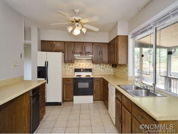 Property image 4 at 2 Timothy Lane, Candler, NC 28715