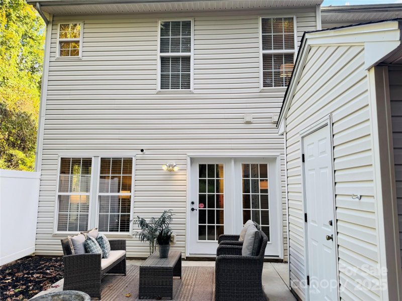 Property image 2 of 12327 Jessica Place in Prosperity Village, Charlotte, NC 28269